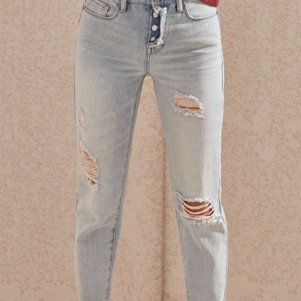 High waisted mom jeans!